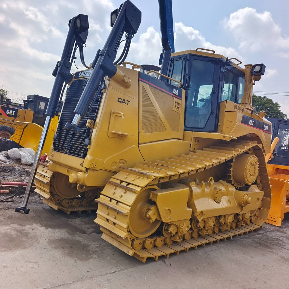 CAT D 8 T - Бульдозер: фото 1 CAT D 8 T - Бульдозер: фото 1