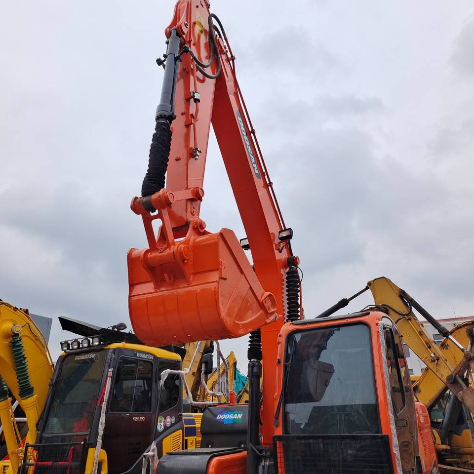 Гусеничний екскаватор Doosan DX 150 LC: фото 9