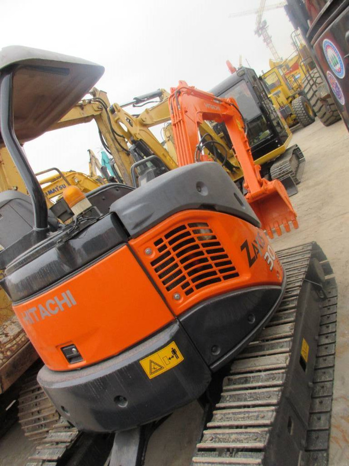 Hitachi ZX 30 U - Міні-екскаватор: фото 3 Hitachi ZX 30 U - Міні-екскаватор: фото 3