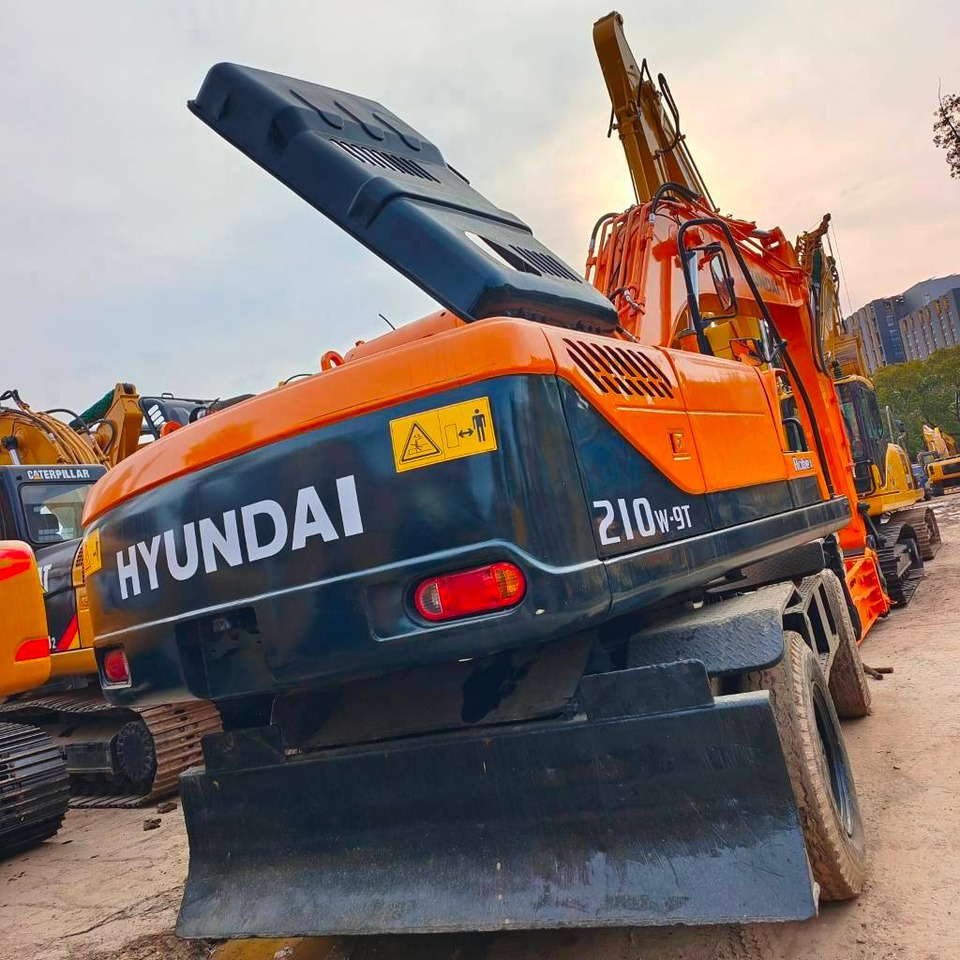Hyundai 210W-9 - Колісний екскаватор: фото 2 Hyundai 210W-9 - Колісний екскаватор: фото 2