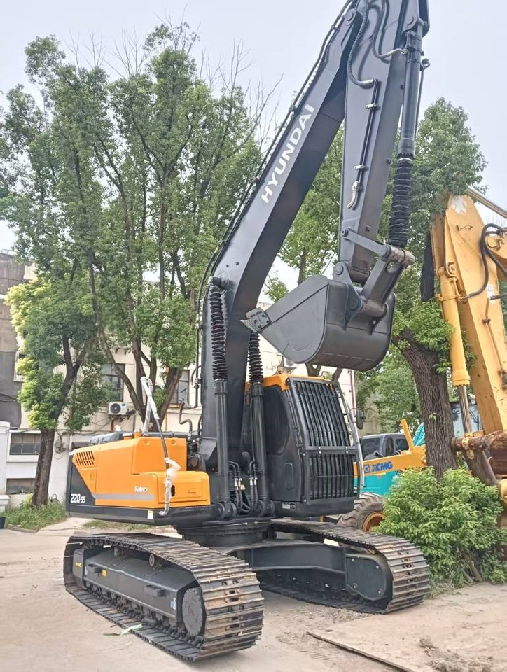 Hyundai 220LC -9S - Гусеничний екскаватор: фото 3 Hyundai 220LC -9S - Гусеничний екскаватор: фото 3