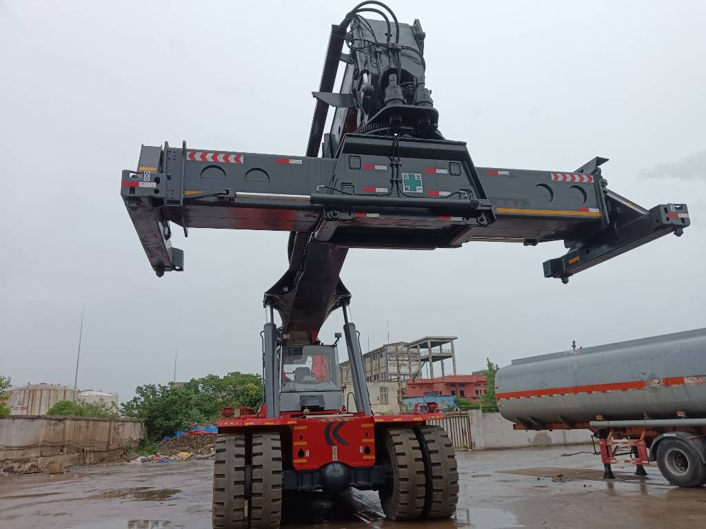 Kalmar DRF 450 - Річстакер: фото 4 Kalmar DRF 450 - Річстакер: фото 4