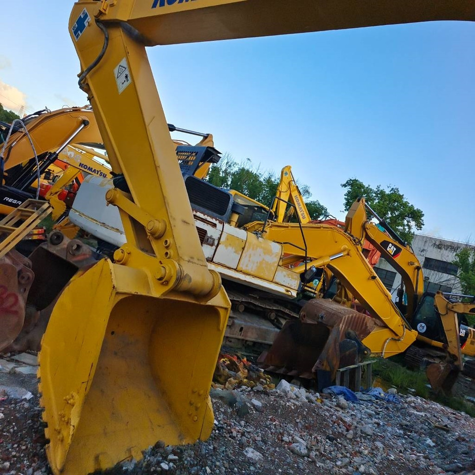 Komatsu PC220 - Гусеничний екскаватор: фото 5 Komatsu PC220 - Гусеничний екскаватор: фото 5