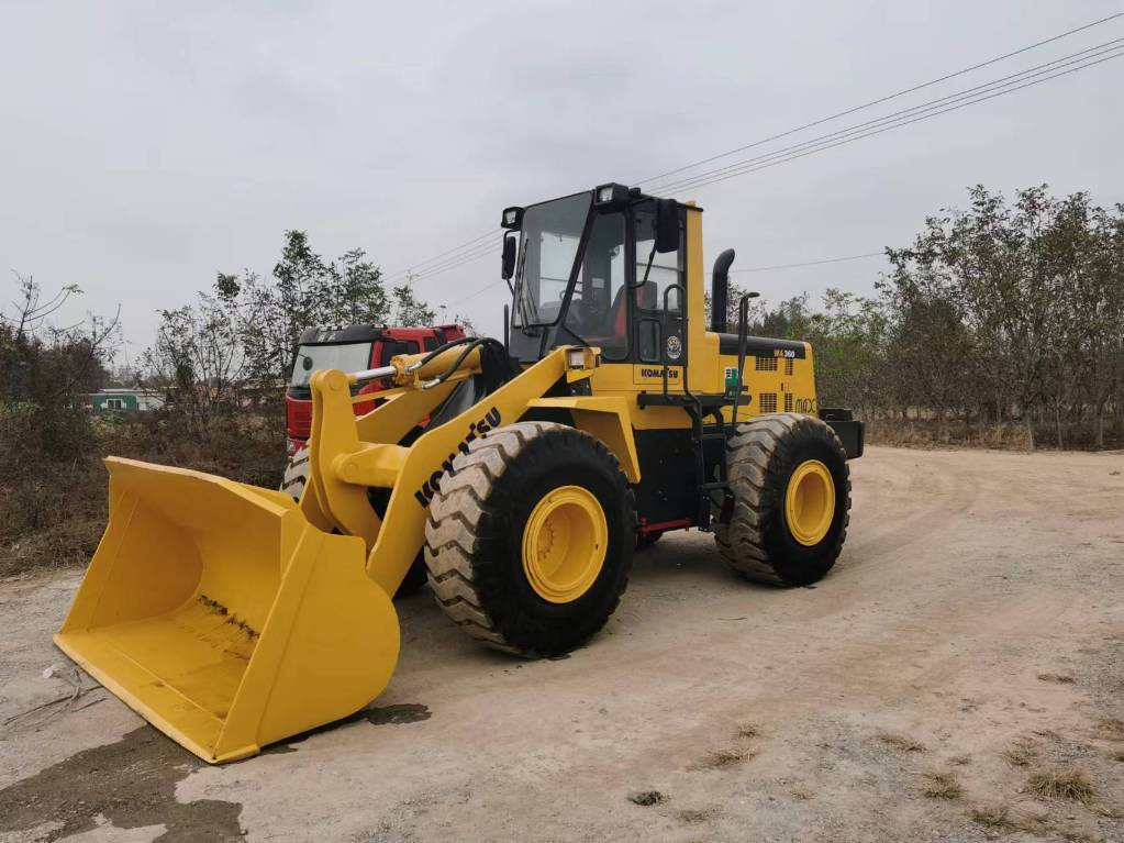 Komatsu WA 360-3 - Колісний навантажувач: фото 5 Komatsu WA 360-3 - Колісний навантажувач: фото 5