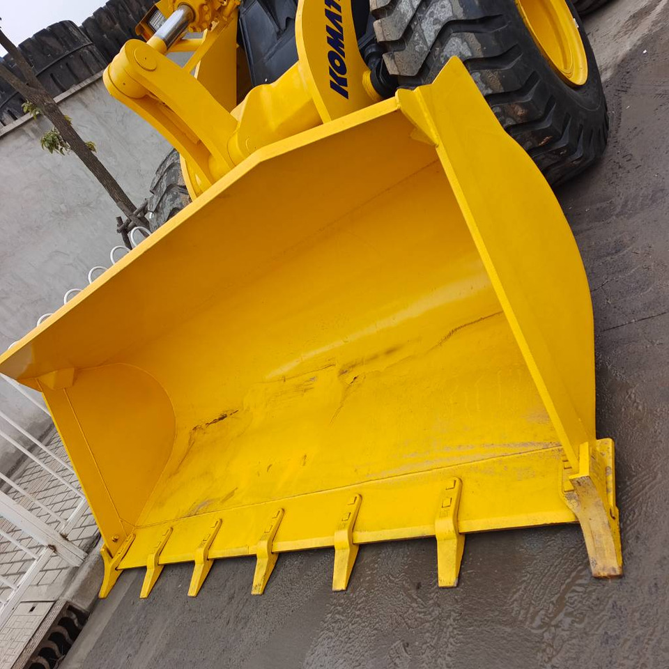 Komatsu WA 380-3 - Колісний навантажувач: фото 4 Komatsu WA 380-3 - Колісний навантажувач: фото 4