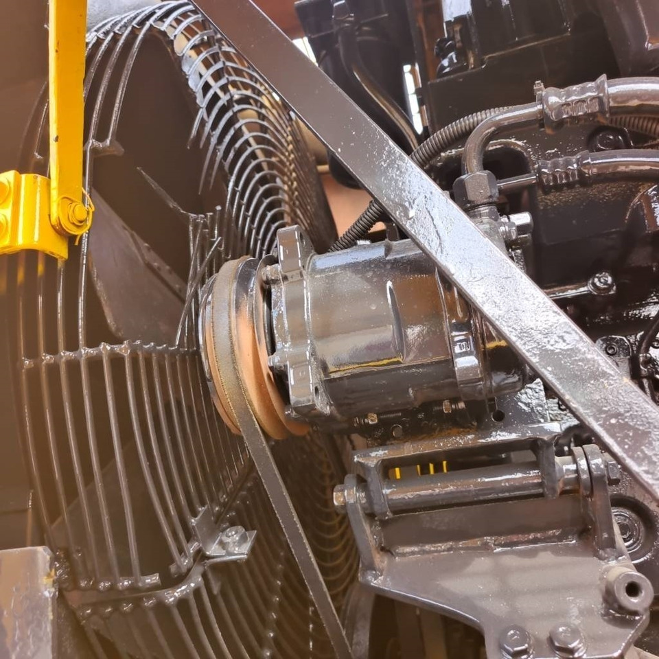 Komatsu WA 470-6 - Гусеничний екскаватор: фото 2 Komatsu WA 470-6 - Гусеничний екскаватор: фото 2