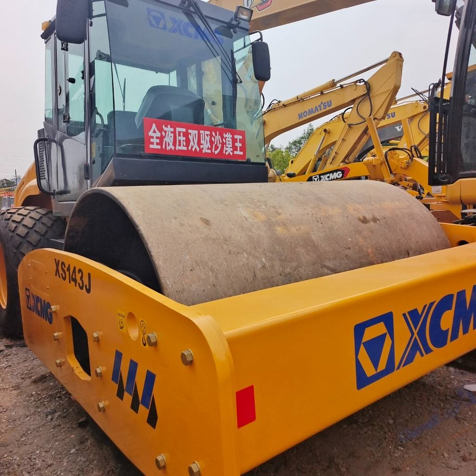 XCMG XS 143 J - Компактор: фото 4 XCMG XS 143 J - Компактор: фото 4