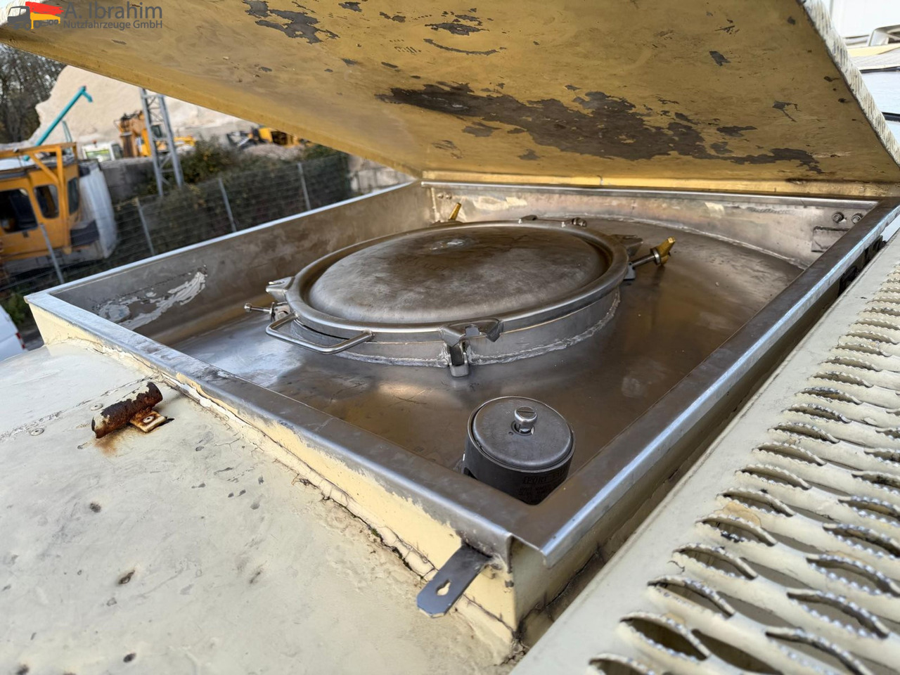 Feldbinder Lebensmittel Tank Container 26500 L | 2 Kammern | Heizung | 20 ft | Edelstahl | - Напівпричіп цистерна: фото 5 Feldbinder Lebensmittel Tank Container 26500 L | 2 Kammern | Heizung | 20 ft | Edelstahl | - Напівпричіп цистерна: фото 5