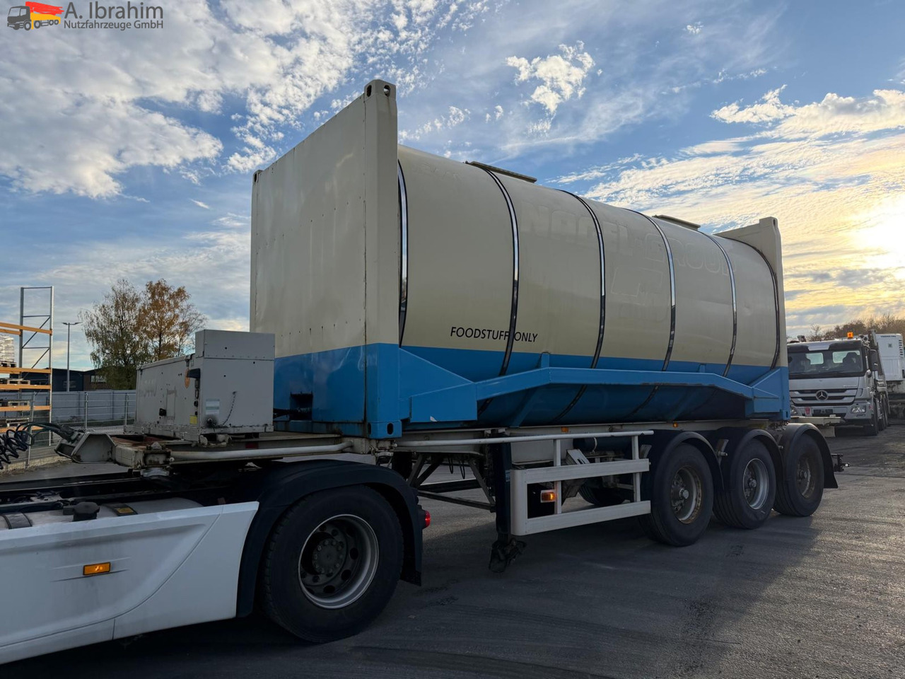 Feldbinder Lebensmittel Tank Container 26500 L | 2 Kammern | Heizung | 20 ft | Edelstahl | - Напівпричіп цистерна: фото 1 Feldbinder Lebensmittel Tank Container 26500 L | 2 Kammern | Heizung | 20 ft | Edelstahl | - Напівпричіп цистерна: фото 1