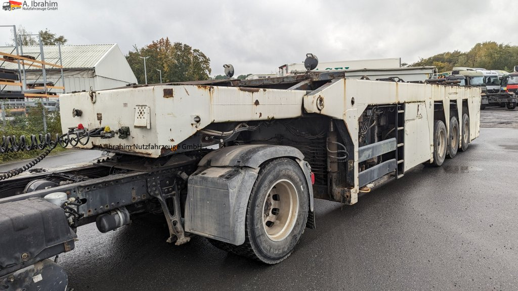 Langendorf SBT 27/33 Innenlader, hydr. Schwanenhals - Низькорамна платформа напівпричіп: фото 1 Langendorf SBT 27/33 Innenlader, hydr. Schwanenhals - Низькорамна платформа напівпричіп: фото 1