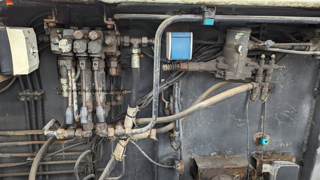 Langendorf SBT 27/33 Innenlader, hydr. Schwanenhals - Низькорамна платформа напівпричіп: фото 2 Langendorf SBT 27/33 Innenlader, hydr. Schwanenhals - Низькорамна платформа напівпричіп: фото 2