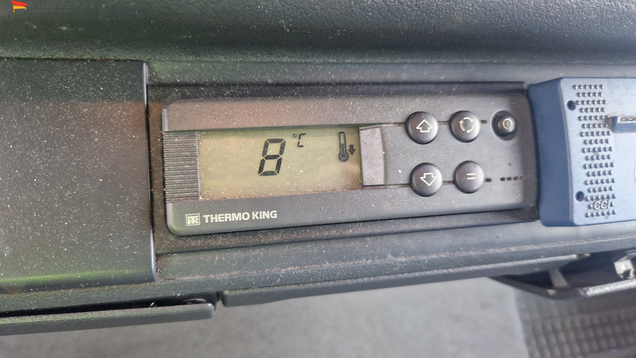 MAN 8.180 Thermokingkühlung - 30 ° sauber, 3. Gang kratzt, voll fahrbereit - Рефрижератор вантажівка: фото 4 MAN 8.180 Thermokingkühlung - 30 ° sauber, 3. Gang kratzt, voll fahrbereit - Рефрижератор вантажівка: фото 4