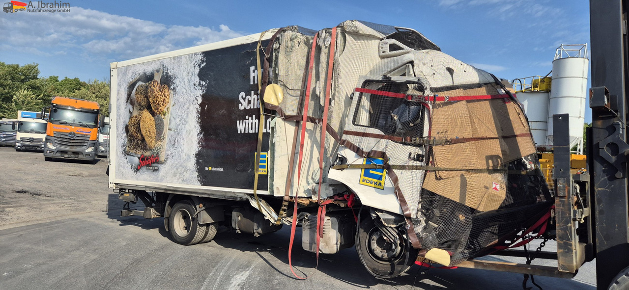 MAN TGL 8.160 4x2 Brotkoffer mit Kühlfach nicht fahrbereit ! nicht rollfähig - Фургон-рефрижератор: фото 1 MAN TGL 8.160 4x2 Brotkoffer mit Kühlfach nicht fahrbereit ! nicht rollfähig - Фургон-рефрижератор: фото 1