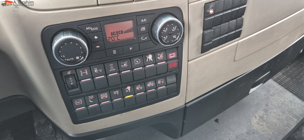 MAN TGX 26.460 Vario-Rahmen deutsches Fahrzeug. ohne Wechselbrücke - Тентована вантажівка: фото 2 MAN TGX 26.460 Vario-Rahmen deutsches Fahrzeug. ohne Wechselbrücke - Тентована вантажівка: фото 2