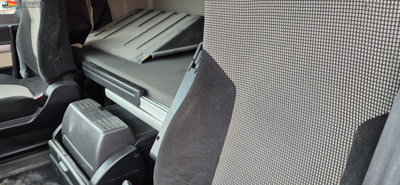 MAN TGX 26.460 Vario-Rahmen deutsches Fahrzeug. ohne Wechselbrücke - Тентована вантажівка: фото 3 MAN TGX 26.460 Vario-Rahmen deutsches Fahrzeug. ohne Wechselbrücke - Тентована вантажівка: фото 3