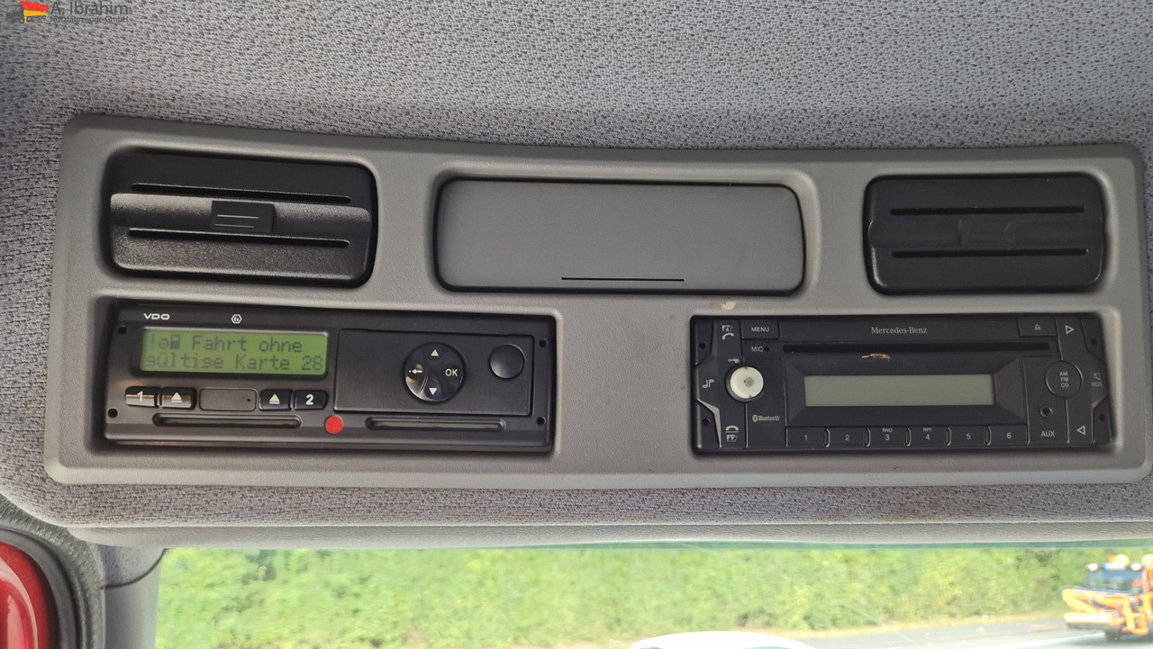 Mercedes-Benz 1222 Werkstattkoffer mit Regalsystem - Вантажівка з закритим кузовом: фото 3 Mercedes-Benz 1222 Werkstattkoffer mit Regalsystem - Вантажівка з закритим кузовом: фото 3