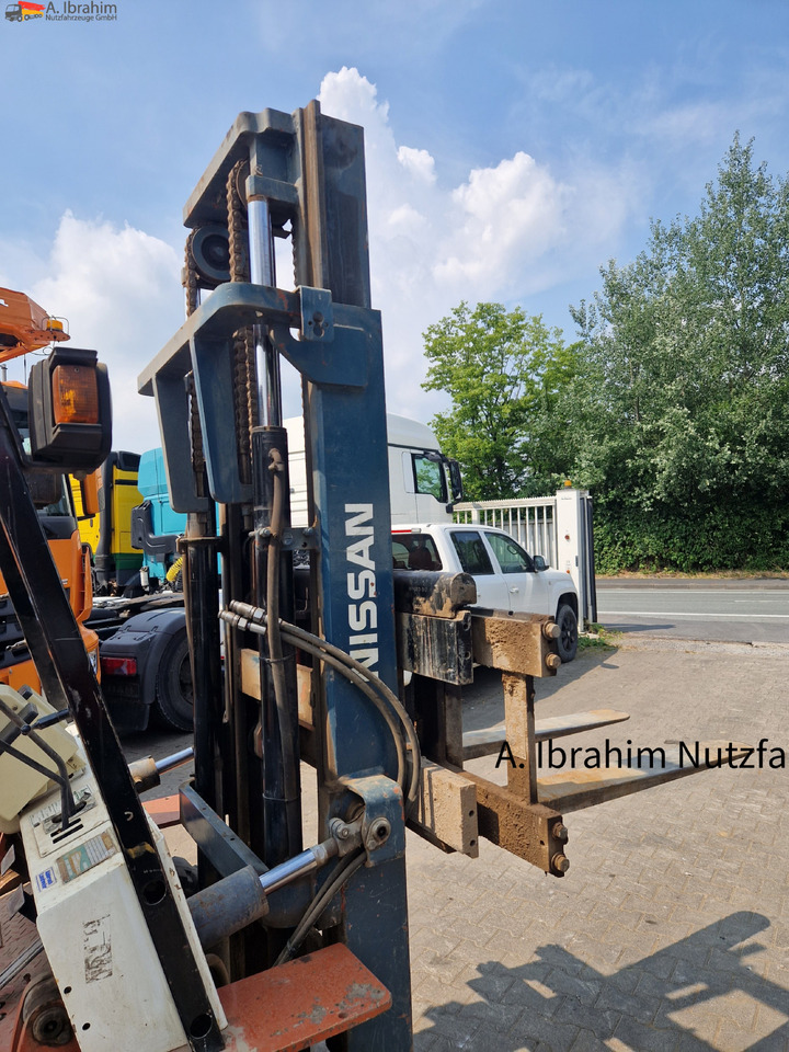 Nissan BF 03-40 4t Stapler - Навантажувач вилковий: фото 4 Nissan BF 03-40 4t Stapler - Навантажувач вилковий: фото 4