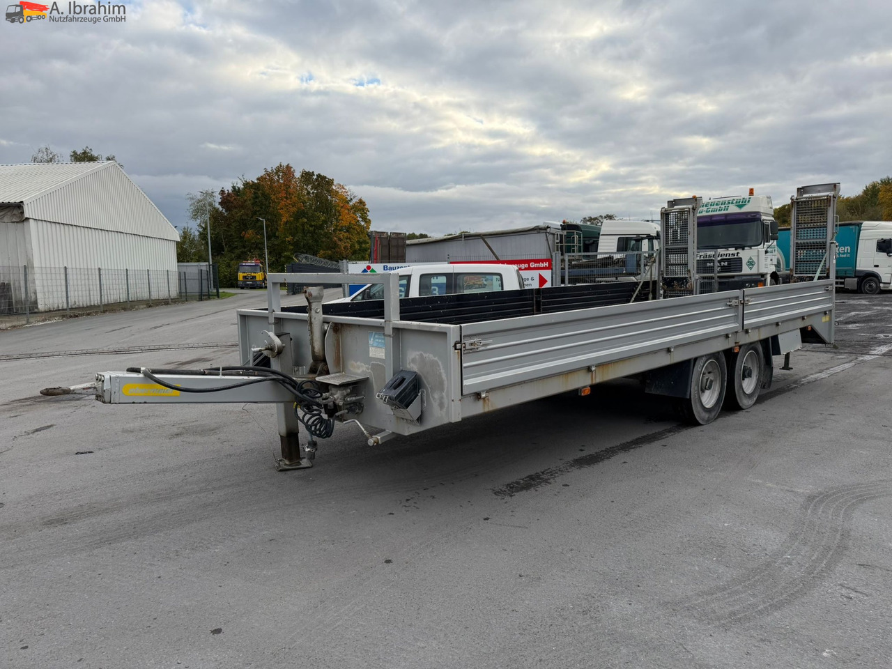 Obermaier TUE110 SDAH Tieflader | | Trommelbremse | Rampen | 7.2 Plattform | Stützfuß vorne - Низькорамна платформа причіп: фото 1 Obermaier TUE110 SDAH Tieflader | | Trommelbremse | Rampen | 7.2 Plattform | Stützfuß vorne - Низькорамна платформа причіп: фото 1