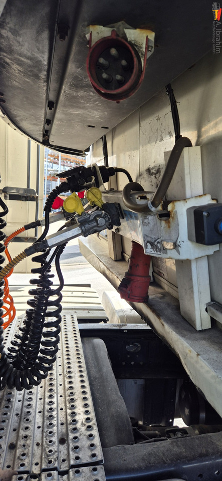 Schmitz SKO 24 Stirnwandschaden, voll fahrbereit Schmitz Kühlaggregat - Рефрижератор напівпричіп: фото 5 Schmitz SKO 24 Stirnwandschaden, voll fahrbereit Schmitz Kühlaggregat - Рефрижератор напівпричіп: фото 5