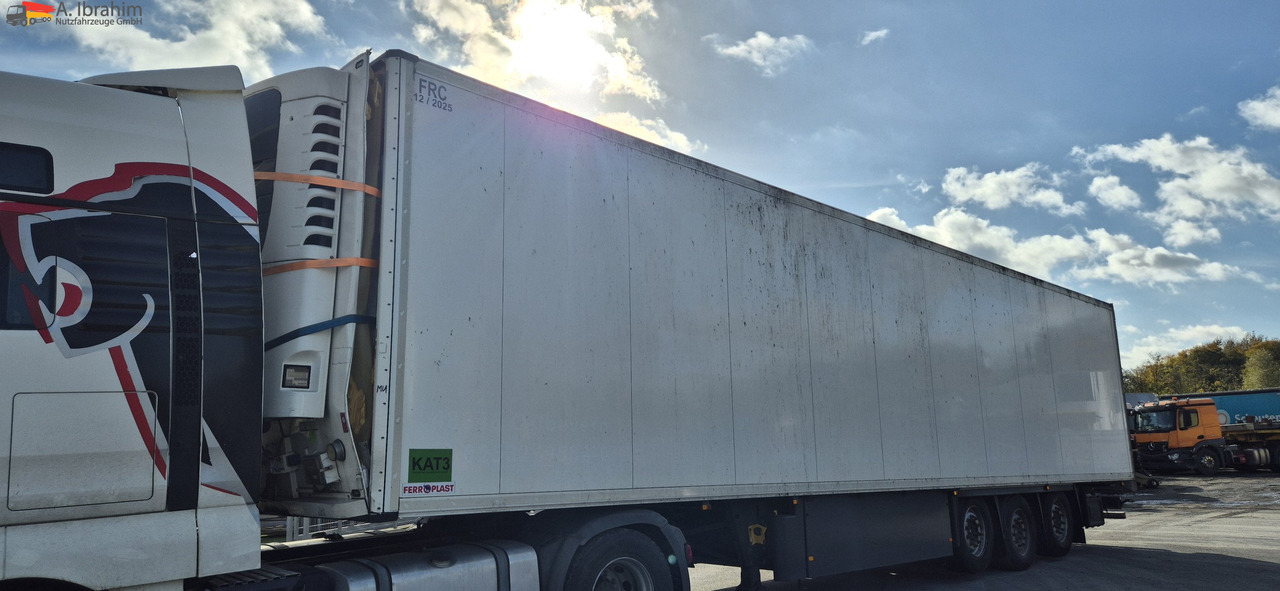 Schmitz SKO 24 Stirnwandschaden, voll fahrbereit Schmitz Kühlaggregat - Рефрижератор напівпричіп: фото 1 Schmitz SKO 24 Stirnwandschaden, voll fahrbereit Schmitz Kühlaggregat - Рефрижератор напівпричіп: фото 1