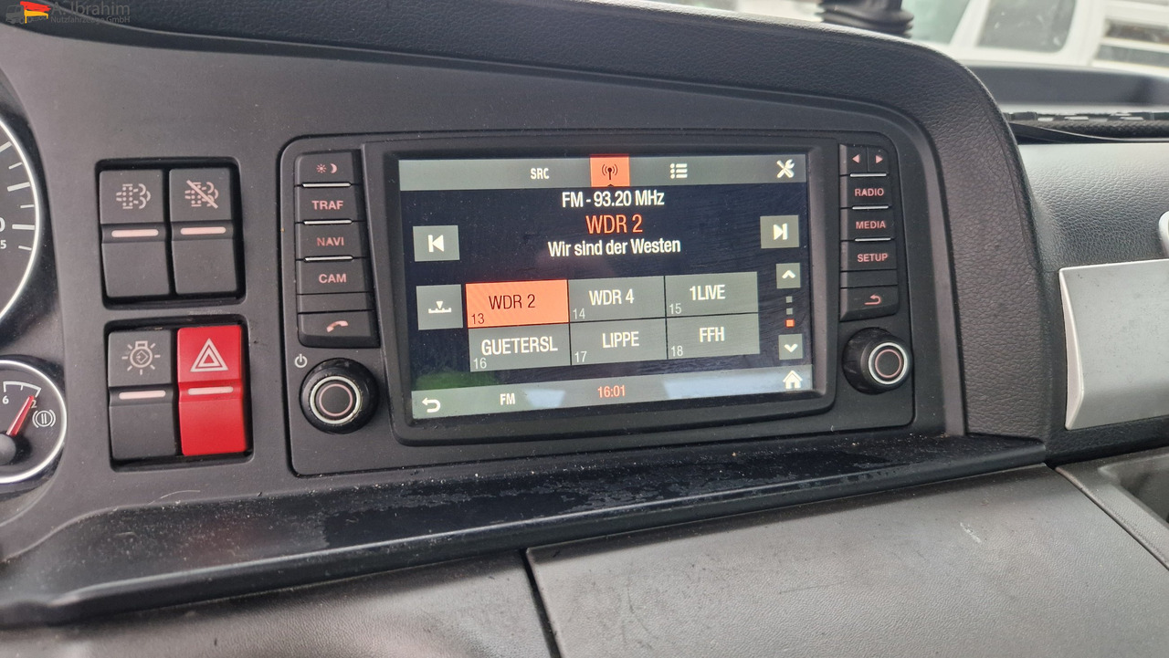 MAN 18.400 TGX Flachdach Retarder, Klima, 1 Bett, Kühlschrank - Тягач: фото 3 MAN 18.400 TGX Flachdach Retarder, Klima, 1 Bett, Kühlschrank - Тягач: фото 3