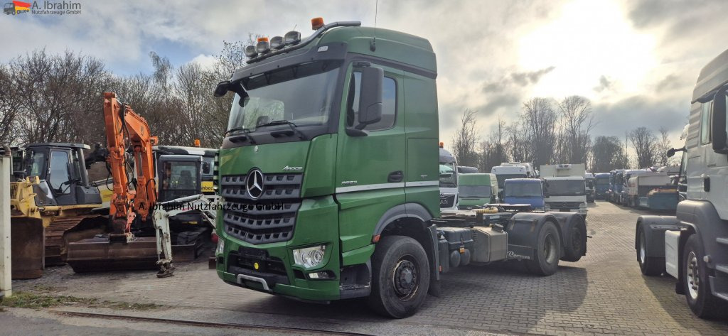 Mercedes-Benz DB 2853 4x4x2H Retarder - Тягач: фото 1 Mercedes-Benz DB 2853 4x4x2H Retarder - Тягач: фото 1