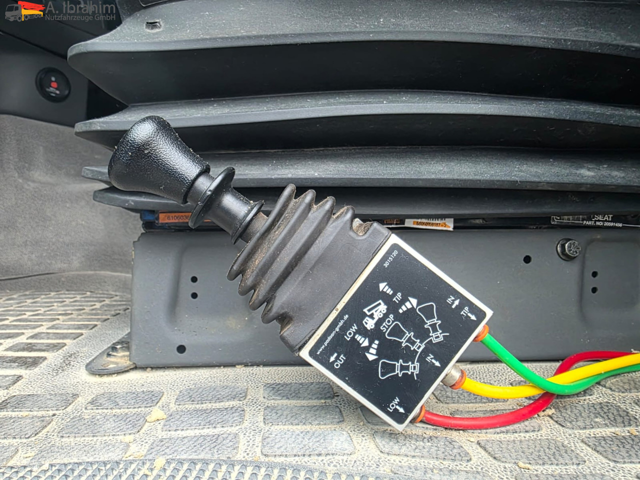 Volvo FH 520 | 6x4 | V8 | Kipphydraulik | Blatt Blatt | Schaltgetriebe | Klima | Trommelbremse | 3 Pedals - Тягач: фото 4 Volvo FH 520 | 6x4 | V8 | Kipphydraulik | Blatt Blatt | Schaltgetriebe | Klima | Trommelbremse | 3 Pedals - Тягач: фото 4