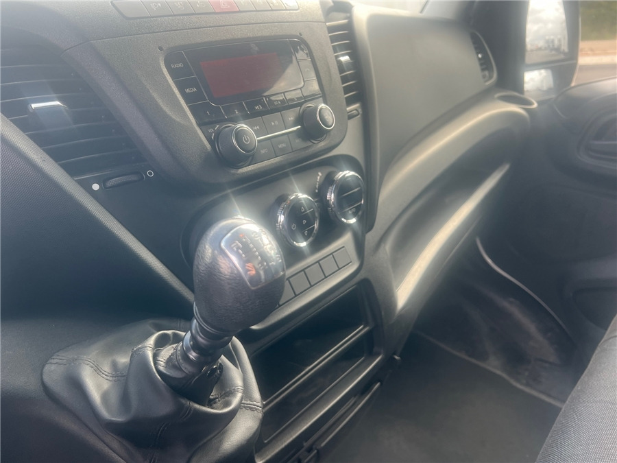 Суцільнометалевий фургон Iveco 35S16: фото 14