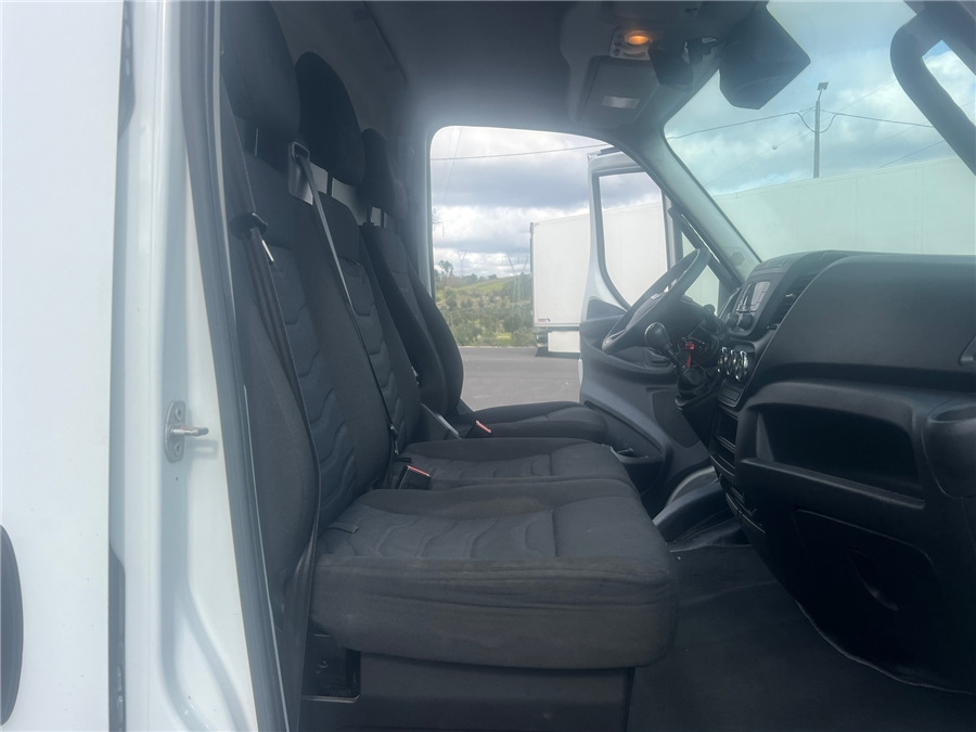 Суцільнометалевий фургон Iveco 35S16: фото 15