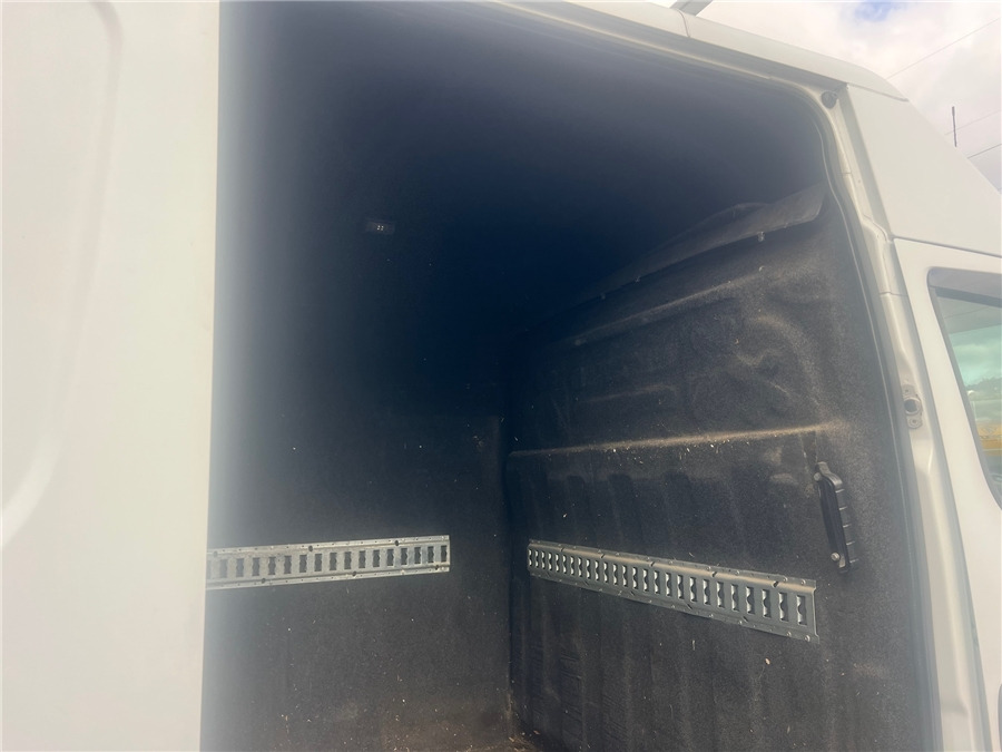 Суцільнометалевий фургон Iveco 35S16: фото 8