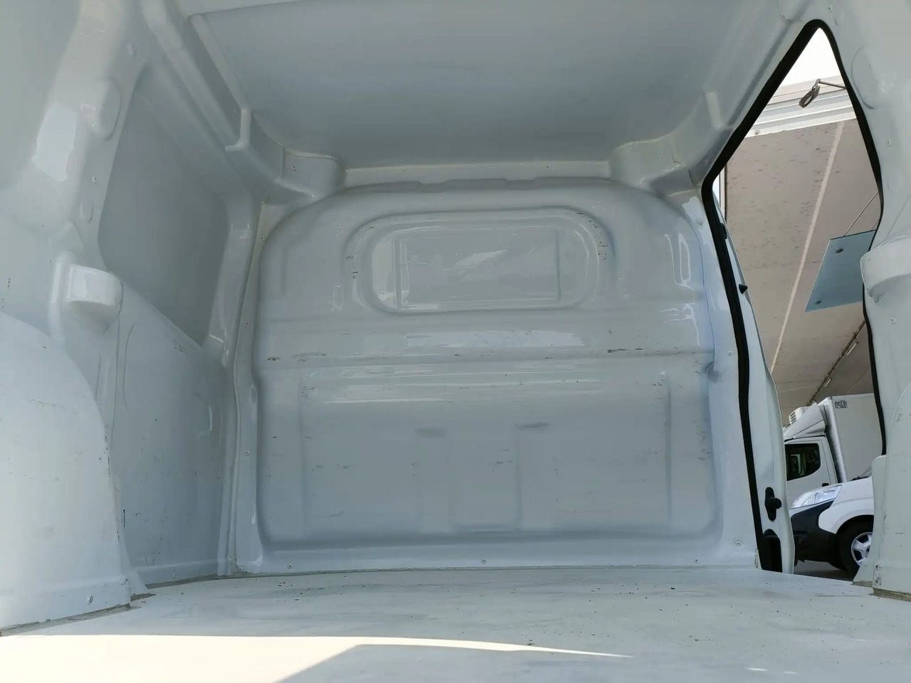 FIAT DOBLO CARGO 1.3 MJT SX - Суцільнометалевий фургон: фото 4 FIAT DOBLO CARGO 1.3 MJT SX - Суцільнометалевий фургон: фото 4