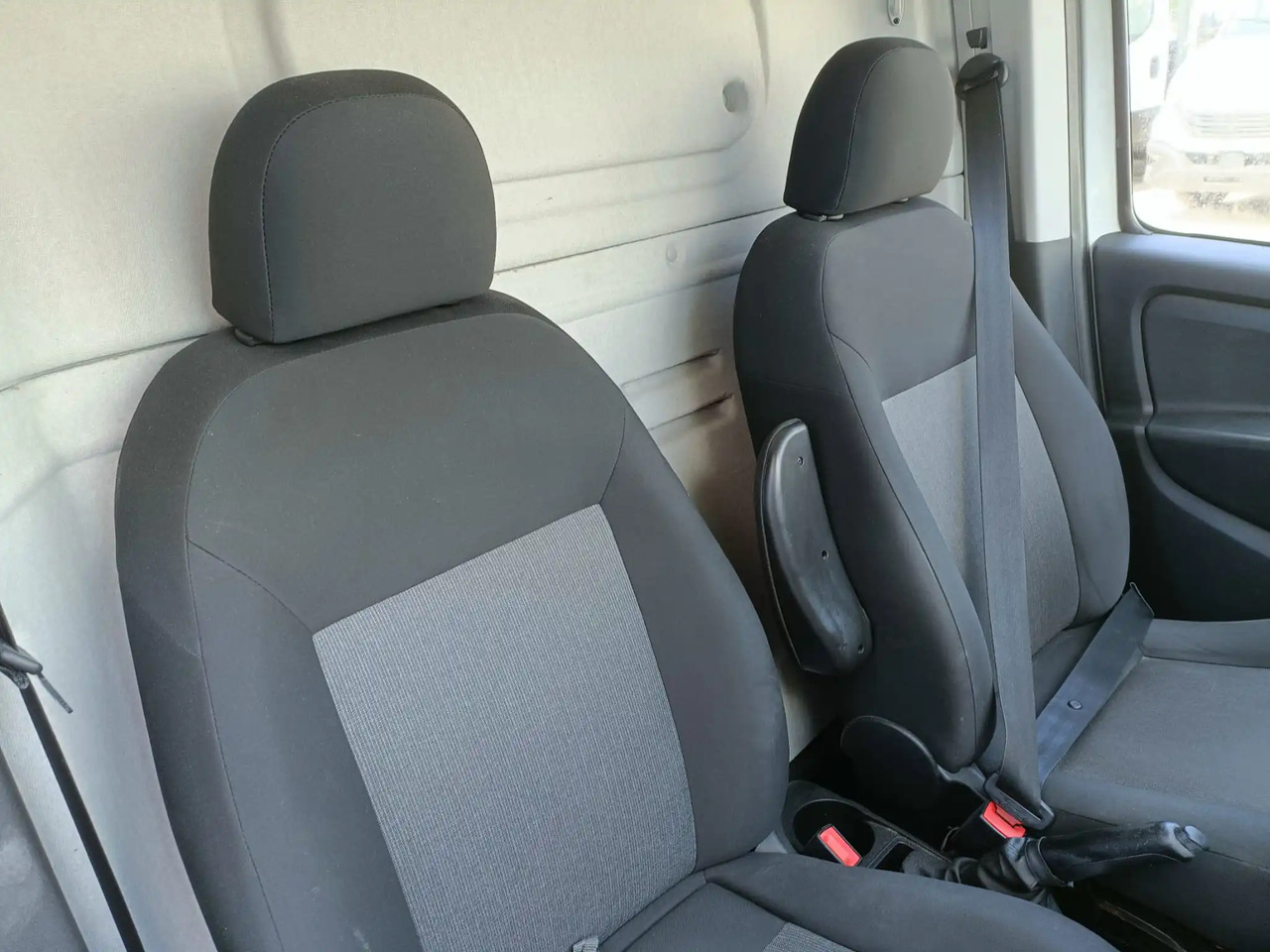 FIAT DOBLO CARGO 1.3 MJT SX - Суцільнометалевий фургон: фото 5 FIAT DOBLO CARGO 1.3 MJT SX - Суцільнометалевий фургон: фото 5