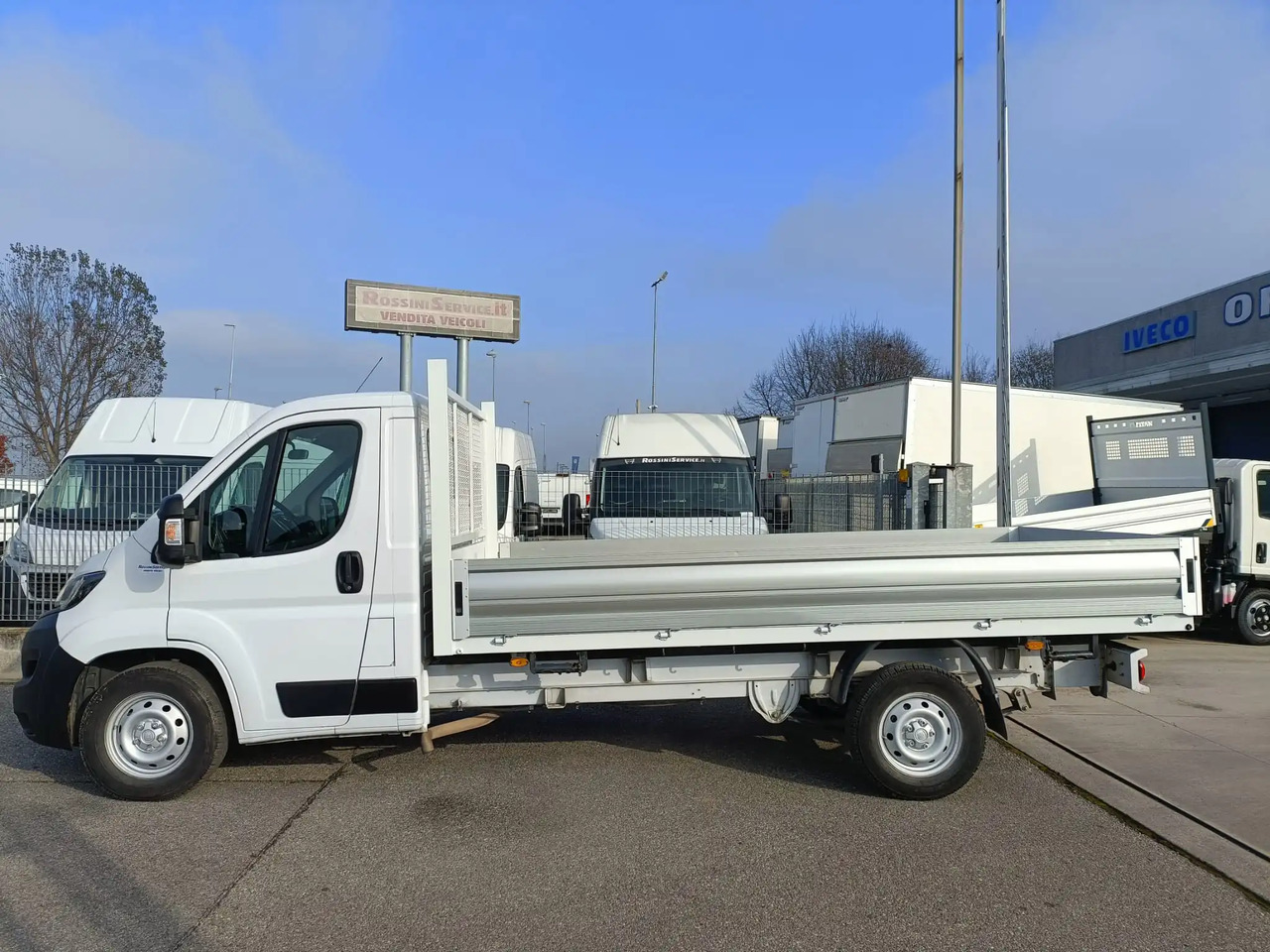 FIAT DUCATO 35 L2H1 - Легка бортова вантажівка: фото 4 FIAT DUCATO 35 L2H1 - Легка бортова вантажівка: фото 4