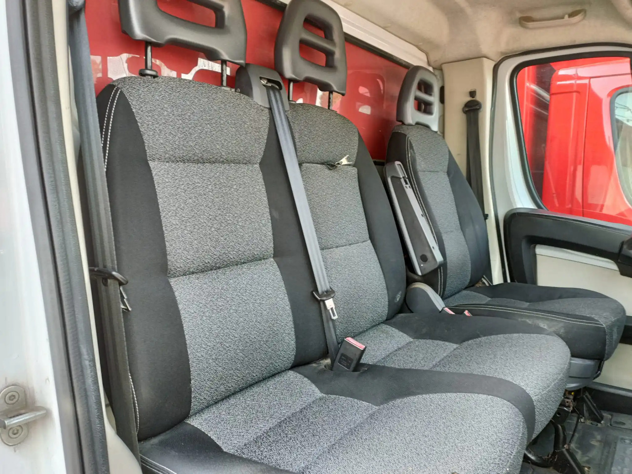 FIAT DUCATO BOX - Фургон з закритим кузовом: фото 5 FIAT DUCATO BOX - Фургон з закритим кузовом: фото 5