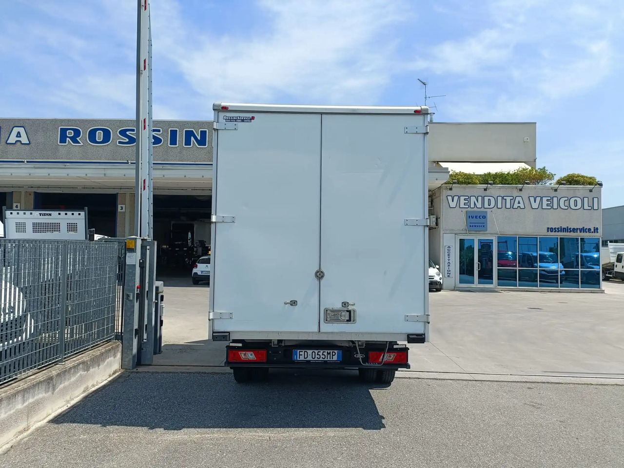 FORD TRANSIT FURGONATO BOX - Фургон з закритим кузовом: фото 3 FORD TRANSIT FURGONATO BOX - Фургон з закритим кузовом: фото 3