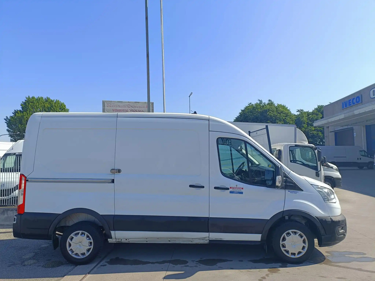 FORD TRANSIT FURGONE STANDARD - Суцільнометалевий фургон: фото 3 FORD TRANSIT FURGONE STANDARD - Суцільнометалевий фургон: фото 3