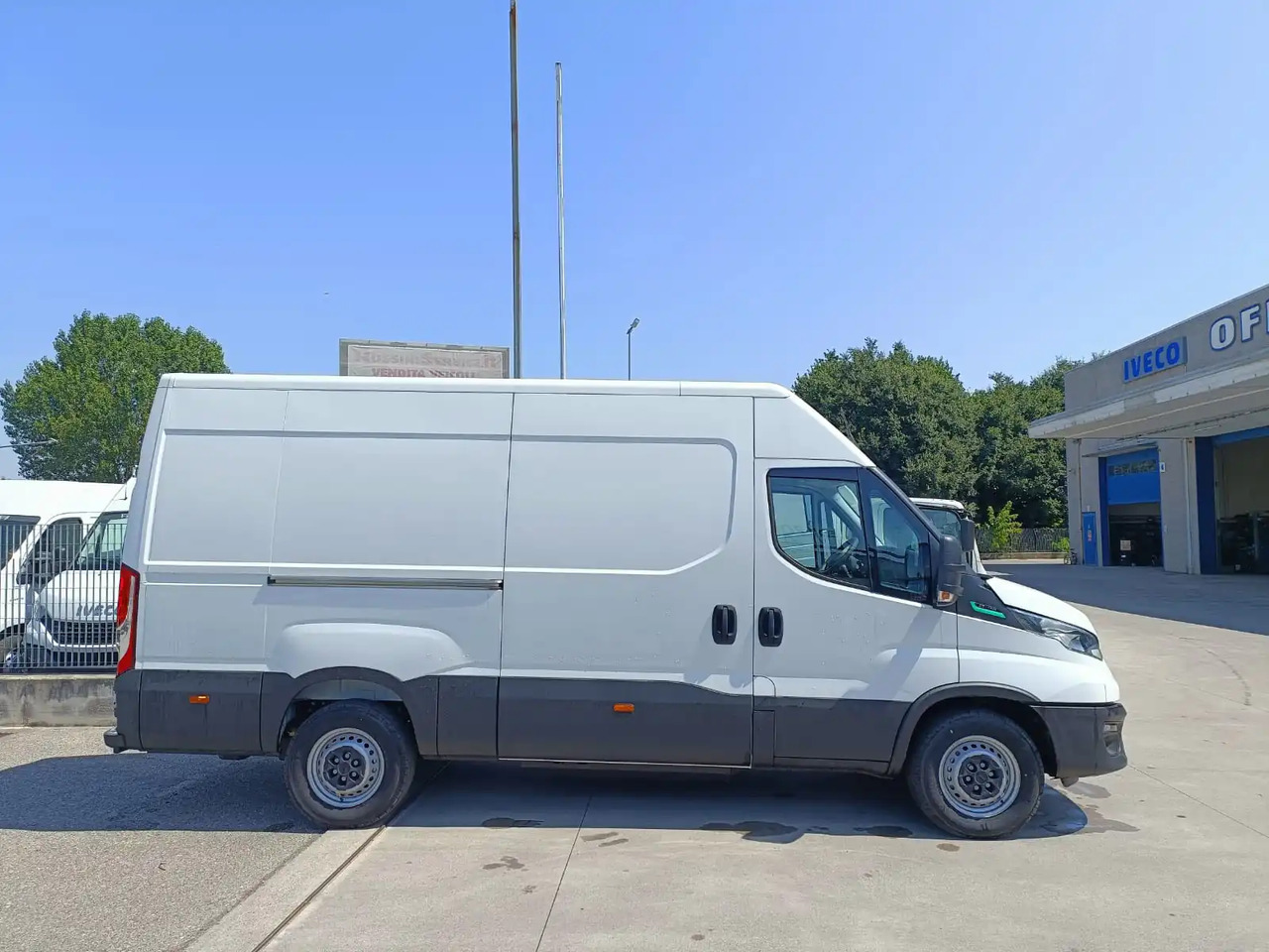 IVECO DAILY 35S14 L2H2 CNG METANO KM 0 - Суцільнометалевий фургон: фото 4 IVECO DAILY 35S14 L2H2 CNG METANO KM 0 - Суцільнометалевий фургон: фото 4