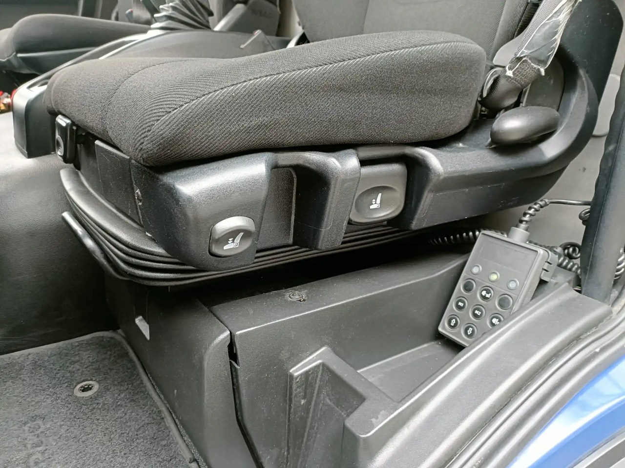 IVECO EUROCARGO 120E22P - Вантажівка шасі: фото 4 IVECO EUROCARGO 120E22P - Вантажівка шасі: фото 4