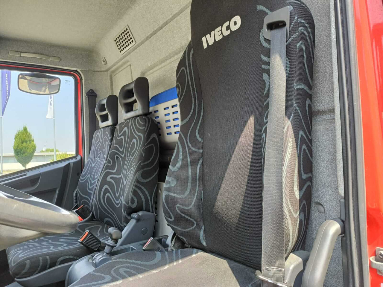 Вантажівка з закритим кузовом IVECO EUROCARGO 120EL22: фото 10