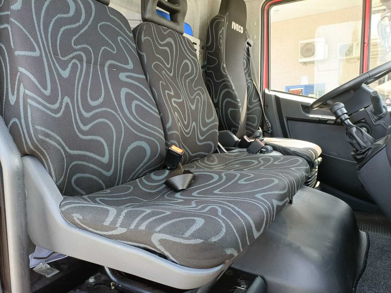 Вантажівка з закритим кузовом IVECO EUROCARGO 120EL22: фото 16