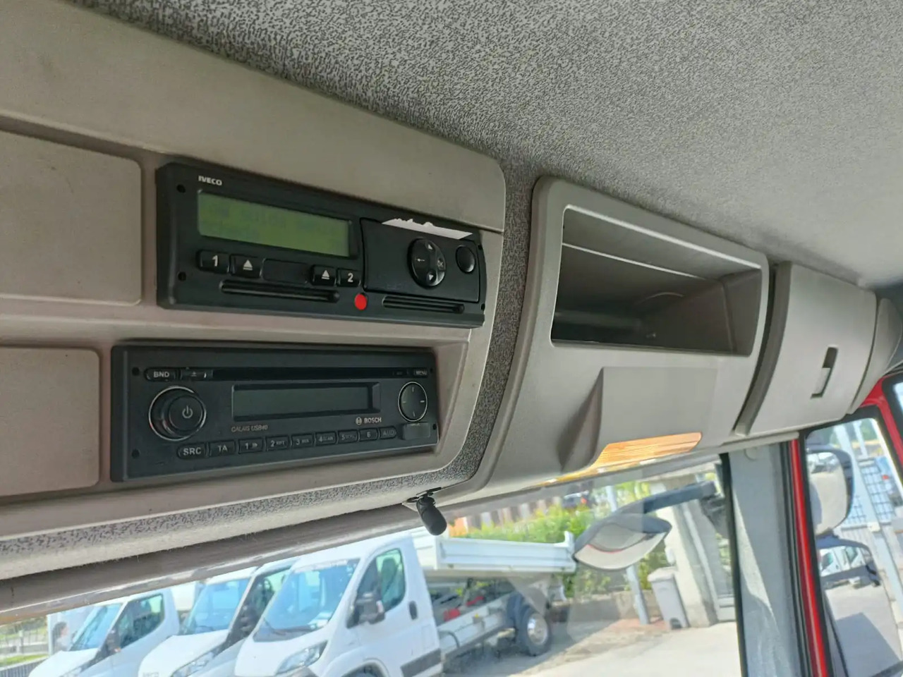 Вантажівка з закритим кузовом IVECO EUROCARGO 120EL22: фото 12