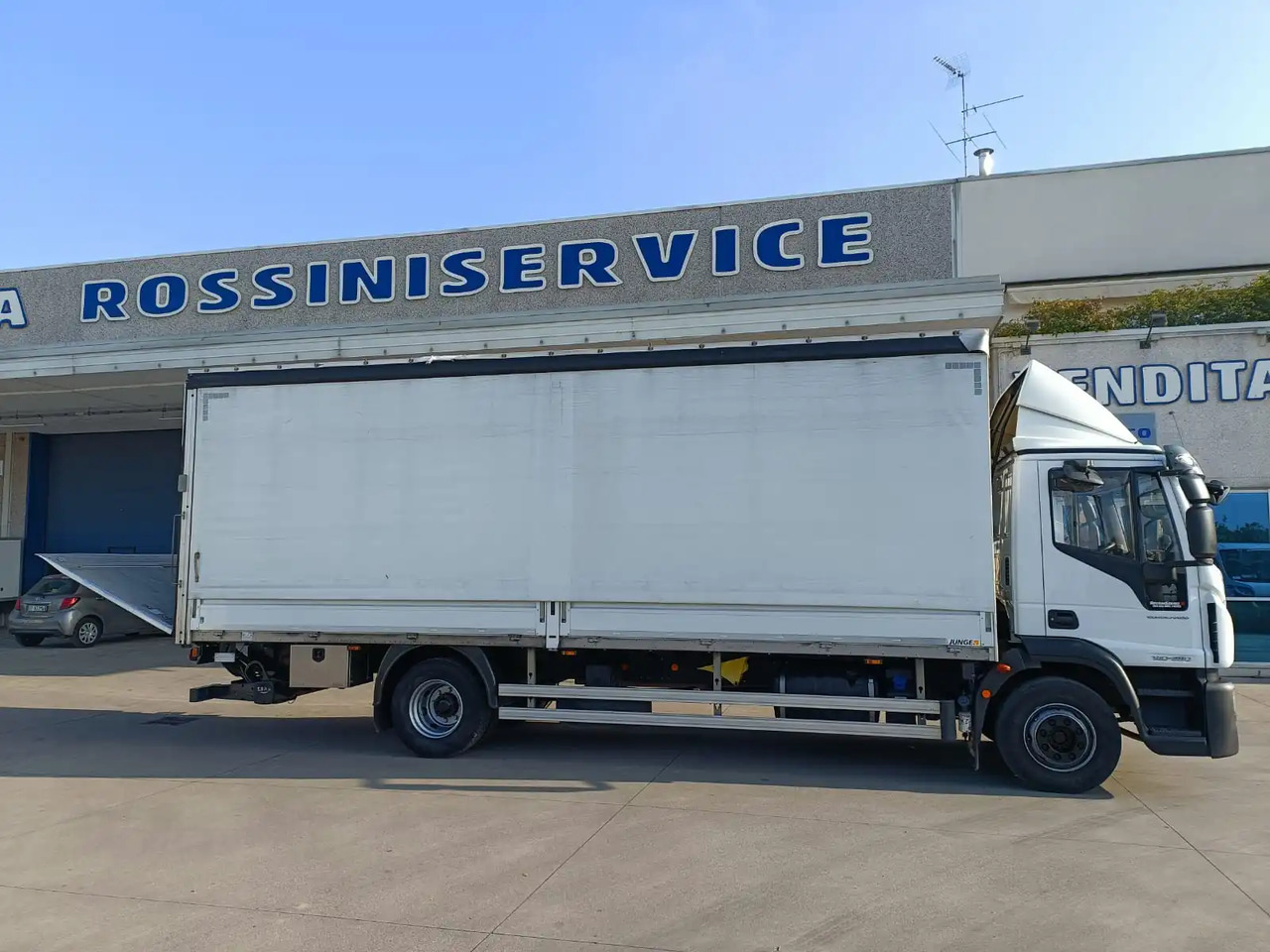 IVECO EUROCARGO 140E28P - Тентована вантажівка: фото 3 IVECO EUROCARGO 140E28P - Тентована вантажівка: фото 3