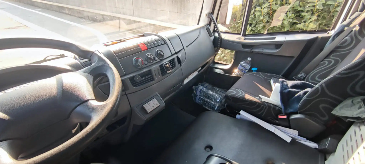 IVECO EUROCARGO 75E21 - Вантажівка з закритим кузовом: фото 4 IVECO EUROCARGO 75E21 - Вантажівка з закритим кузовом: фото 4