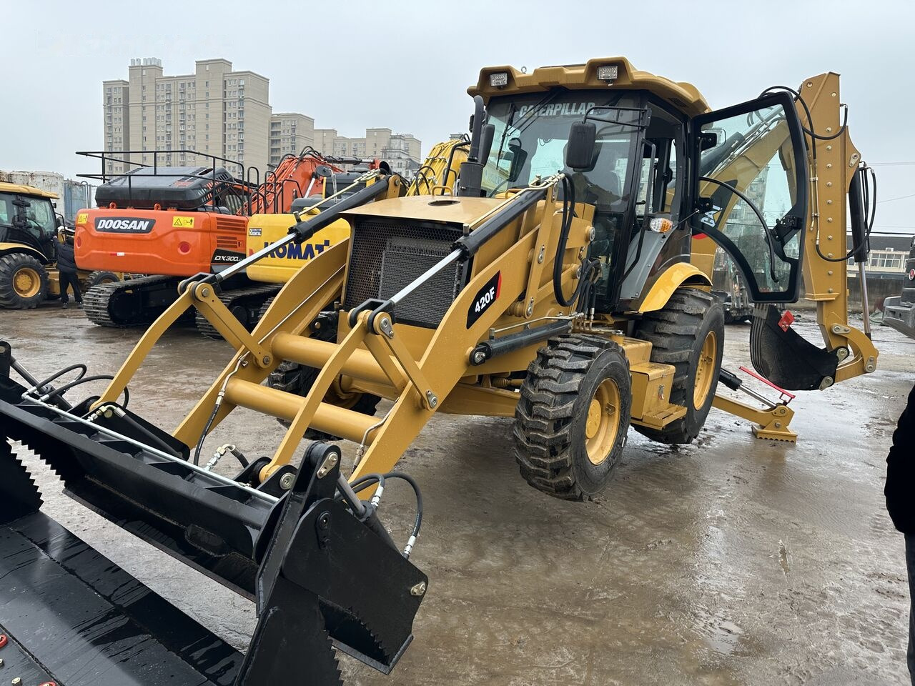 Caterpillar 420F - Екскаватор-навантажувач: фото 3 Caterpillar 420F - Екскаватор-навантажувач: фото 3