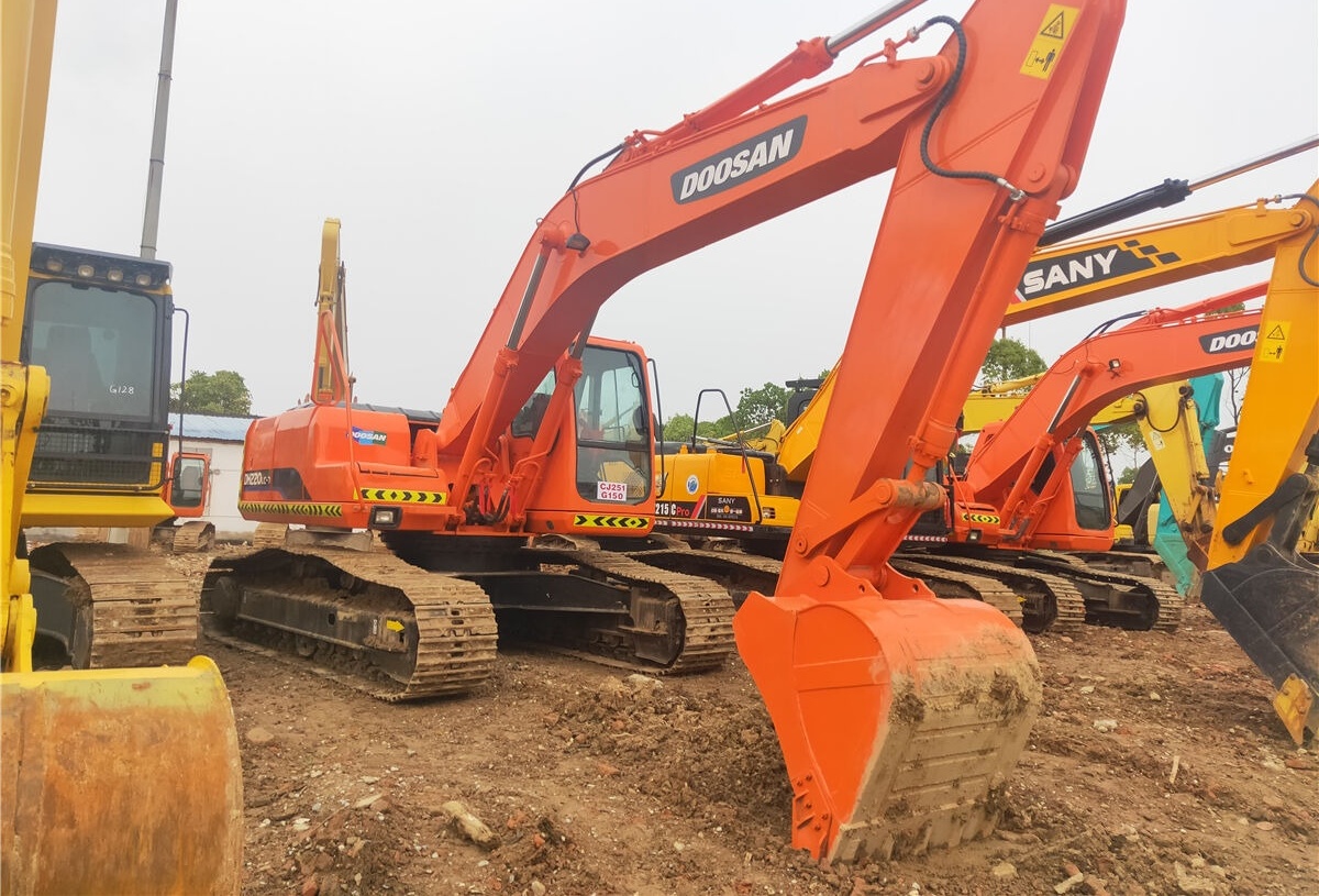 Doosan DH220LC-7 - Гусеничний екскаватор: фото 3 Doosan DH220LC-7 - Гусеничний екскаватор: фото 3