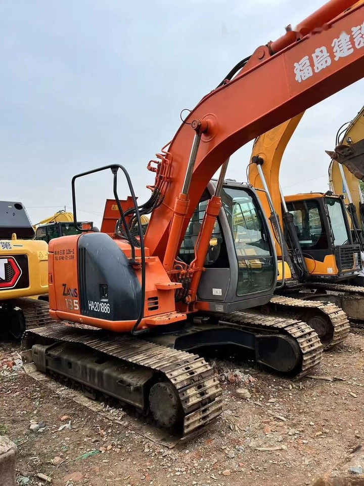 Hitachi ZX135 - Гусеничний екскаватор: фото 2 Hitachi ZX135 - Гусеничний екскаватор: фото 2