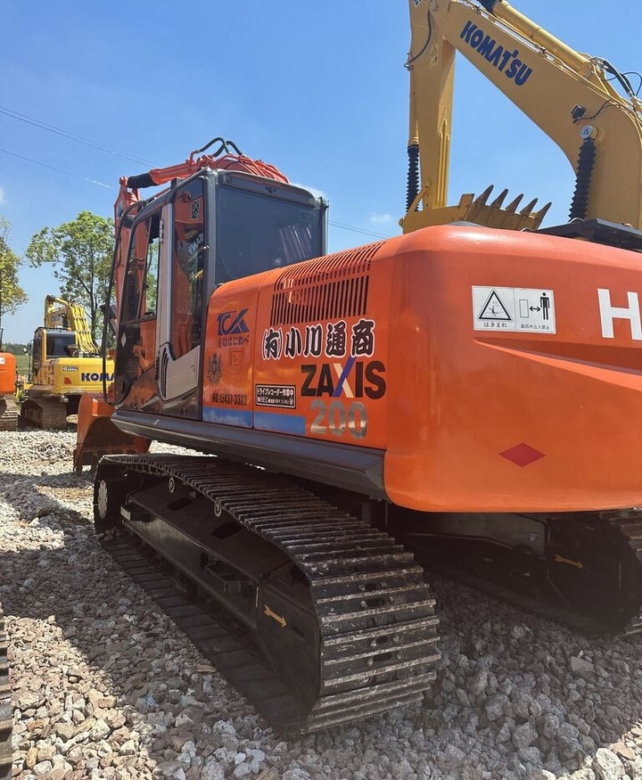 Hitachi ZX200 - Гусеничний екскаватор: фото 1 Hitachi ZX200 - Гусеничний екскаватор: фото 1