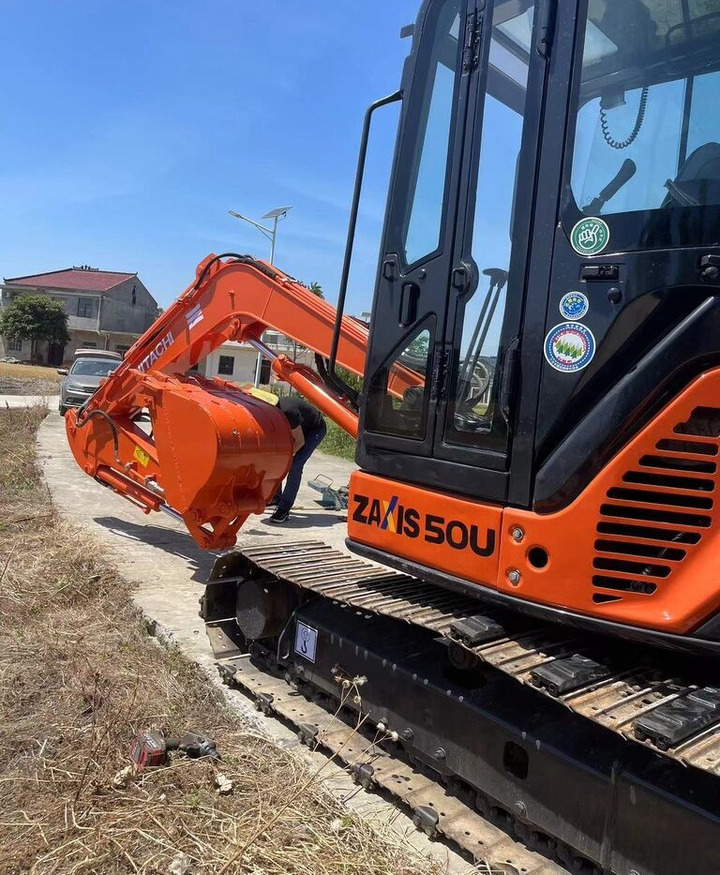 Hitachi ZX50U - Міні-екскаватор: фото 4 Hitachi ZX50U - Міні-екскаватор: фото 4