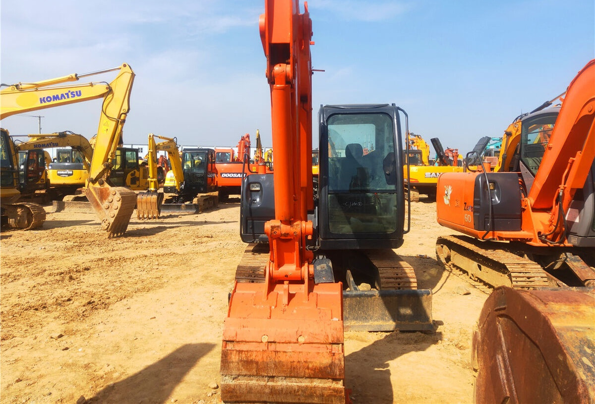 Міні-екскаватор Hitachi ZX60: фото 7