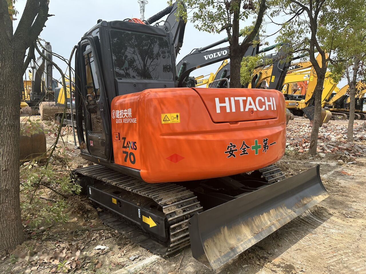 Hitachi ZX70 - Гусеничний екскаватор: фото 1 Hitachi ZX70 - Гусеничний екскаватор: фото 1